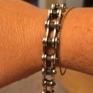 Silver and Black Chain Magnet Bracelet